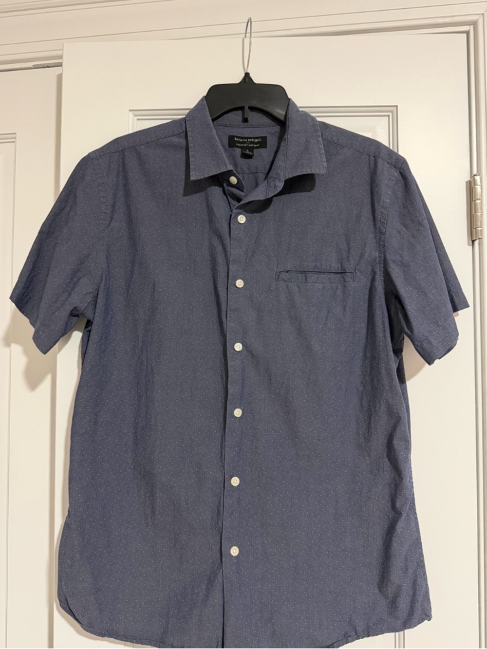 Banana Republic Men’s Navy Short-Sleeve Button-Down Shirt | Size Large